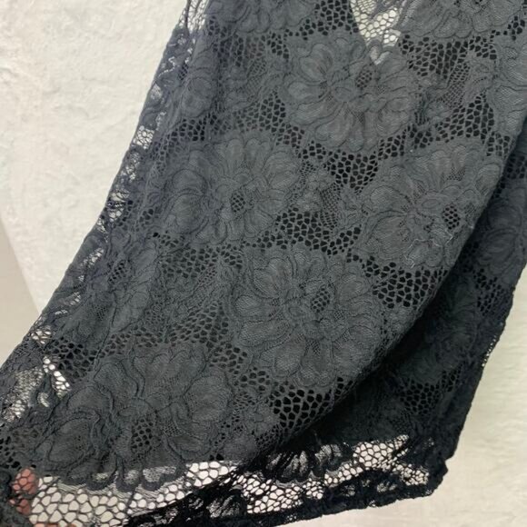 Express Womens Sz Medium Lace Back Love Is Free Spellout Floral Tank Top Blouse - Picture 5 of 5